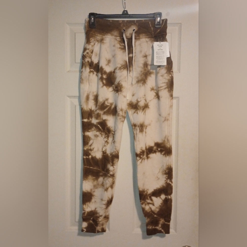 NWT Lululemon Warm Down Joggers Earth Dye Sand Womens Size 4